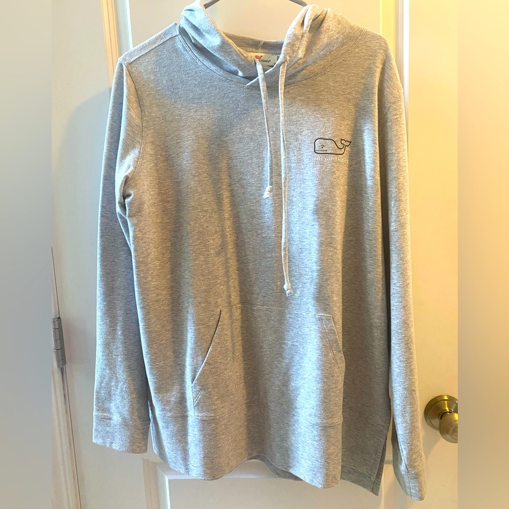 Woman’s medium grey Vineyard Vines thin hoodie. New without tags smoke free